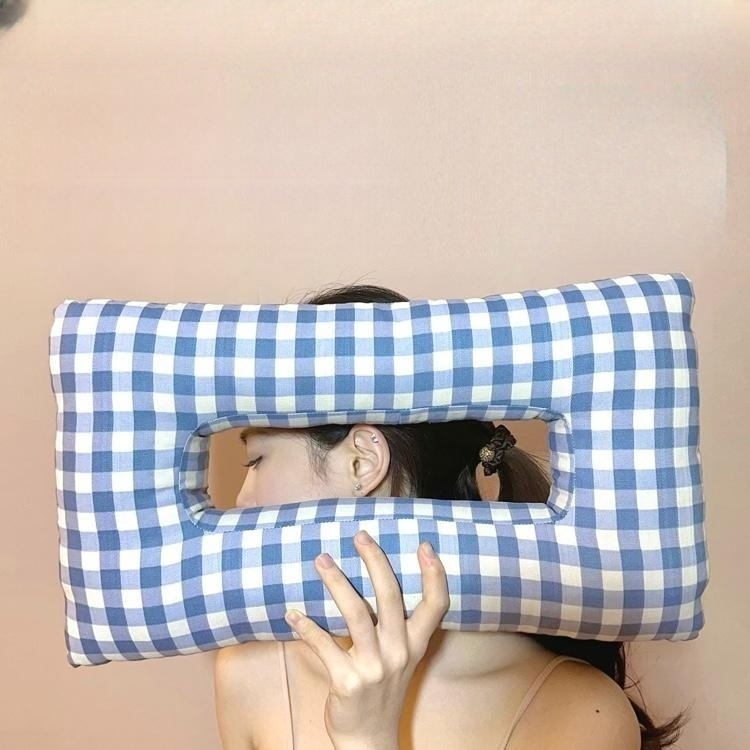 옆으로 자는 피어싱 베개 귀베개 격자 머리맡 귀쿠션 통기성 구멍 핑크체크 진주솜 부드러운 방음 얕은수면 7-7cm - 상품 이미지