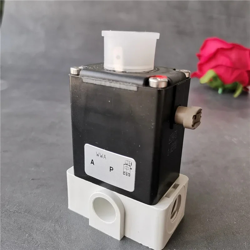 2025.4버커트 0330A 3.0 FKM PP G1/4 0-8bar 24VDC 8W 00018410