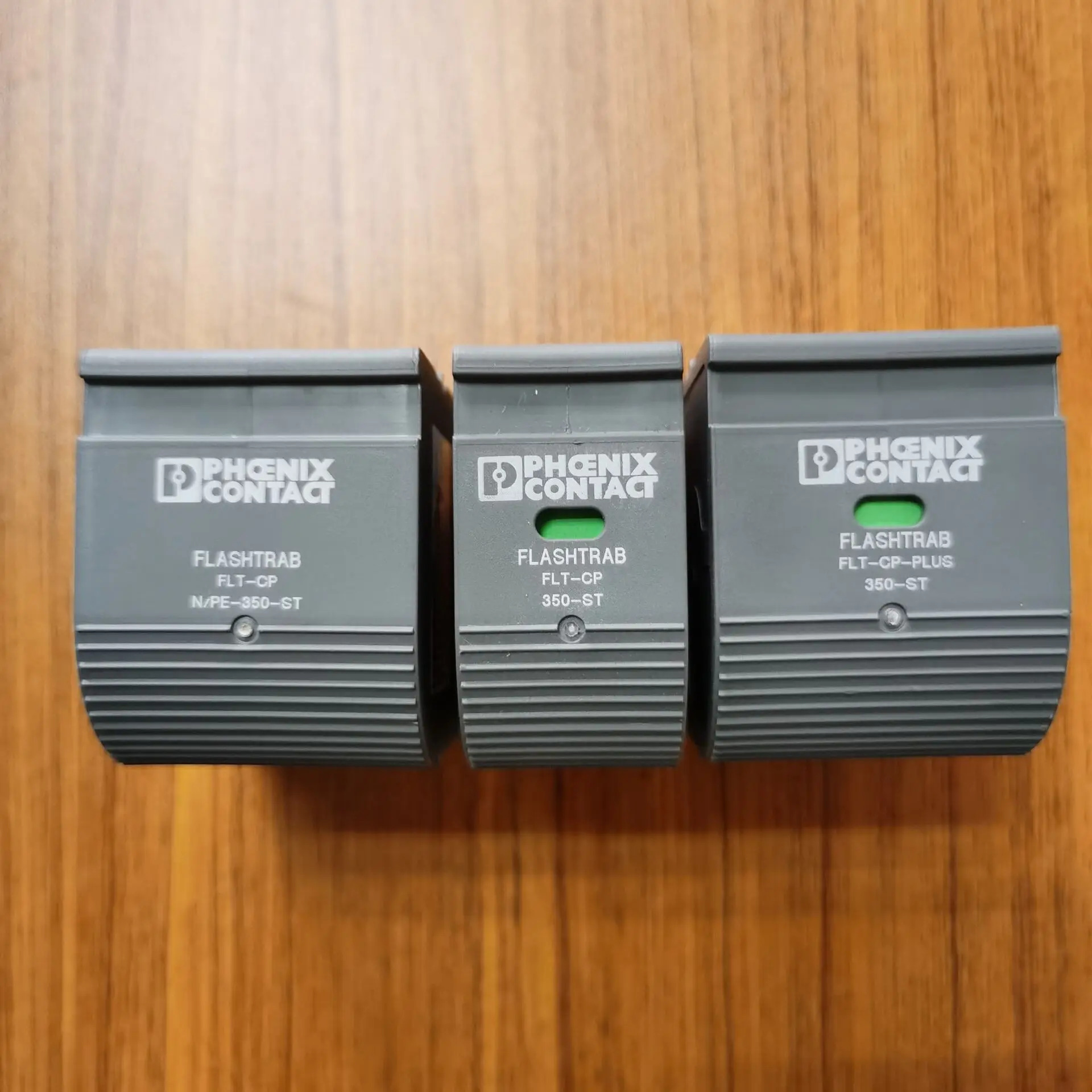 피닉스 2882653 일류 낙뢰 보호 장치 FLT-CP-PLUS-3C-350 서지 포장