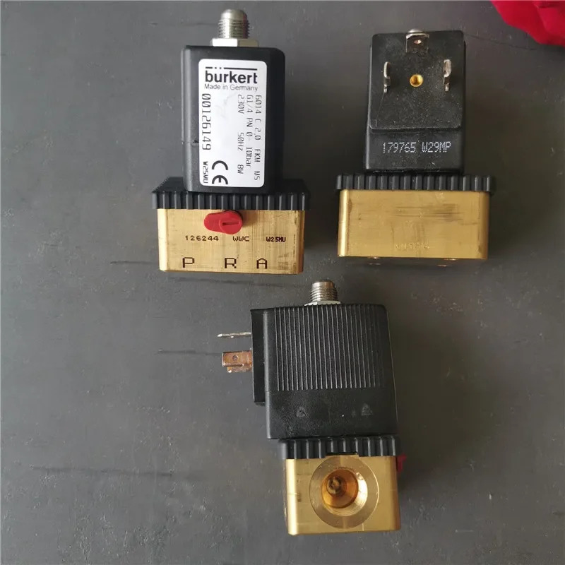 2025.4버크6014 C 2.0 FKM M5 G1/4 0-10bar 230V50HZ 00126149