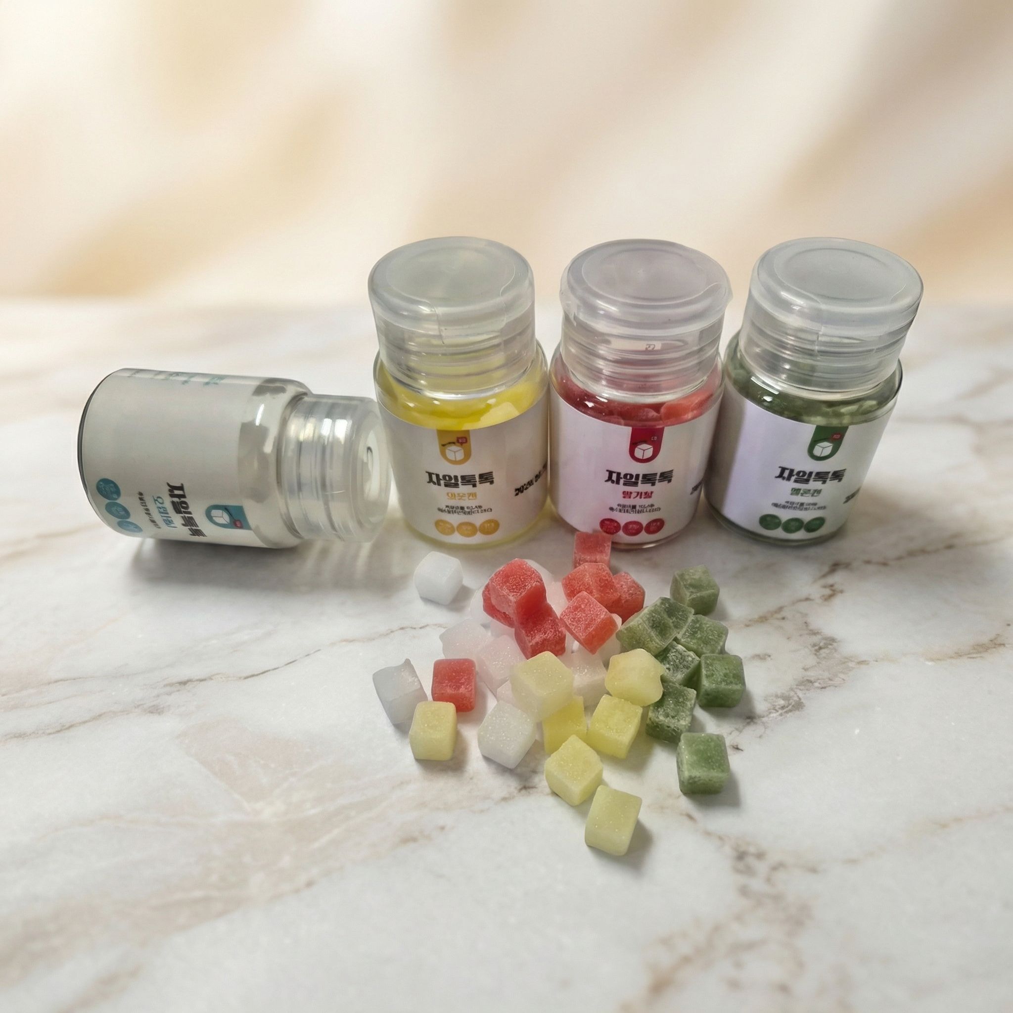 자일톡톡 무설탕 자일리톨 캔디 50g 큐브 4가지맛 핀란드산 당0% 원터치용기 사탕 - 상세 이미지 4