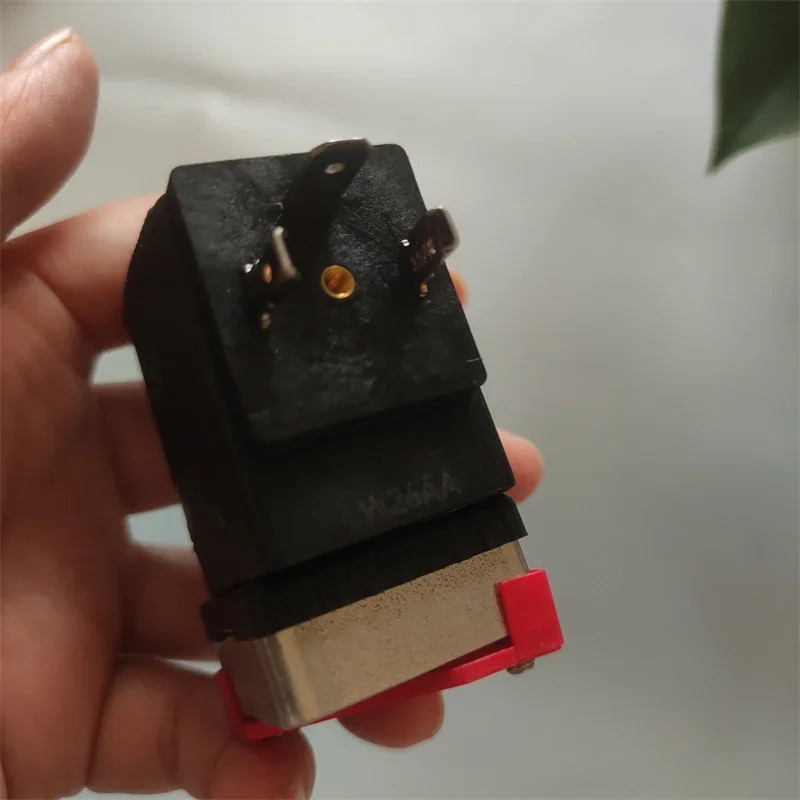 2025.4 버크르트6014 C 2.0 FKM VA FLNSCH 0-10bar 24VDC 00151233