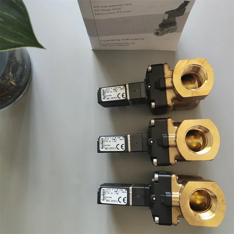 2025.4 Burkert 서보 솔레노이드 밸브 6212 2방향 4방향 크기 플라보노이드 24VDC 00138959  납품