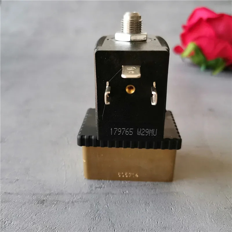 2025.4버크6014 C 2.0 FKM M5 G1/4 0-10bar 230V50HZ 00126149