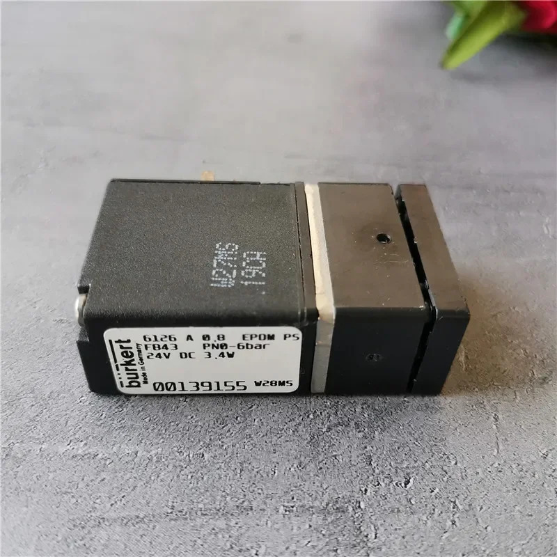 2025.4 부르크하르트 6126 A 0.8 EPOM PS F843 PN0-6bar 24VDC 00139155