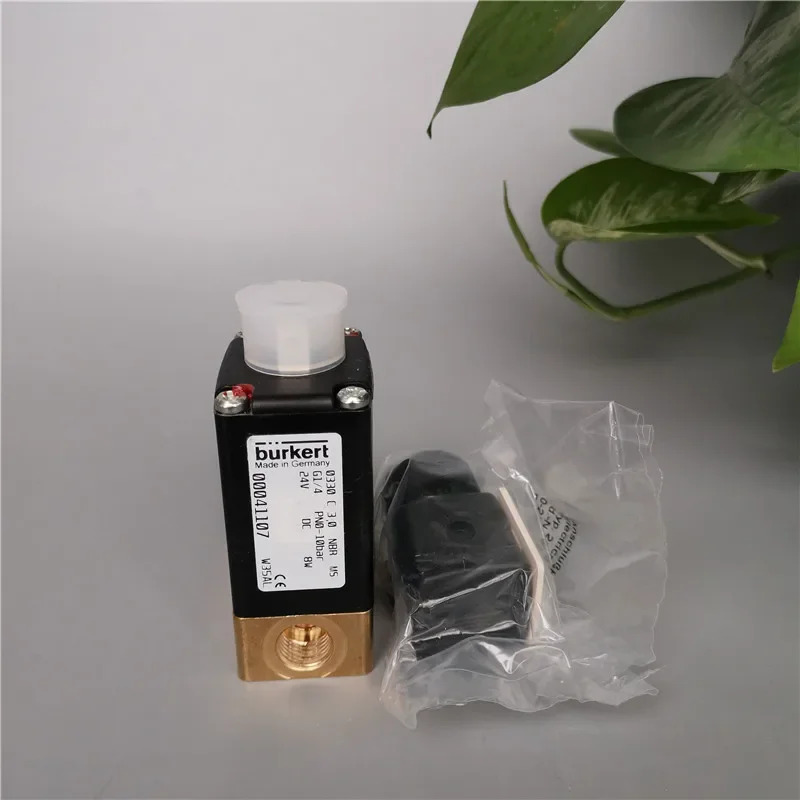 2025.4 부르크하르트 0330C 3.0 NBR M5 G1/4 PN0-10bar 24VDC 00041107