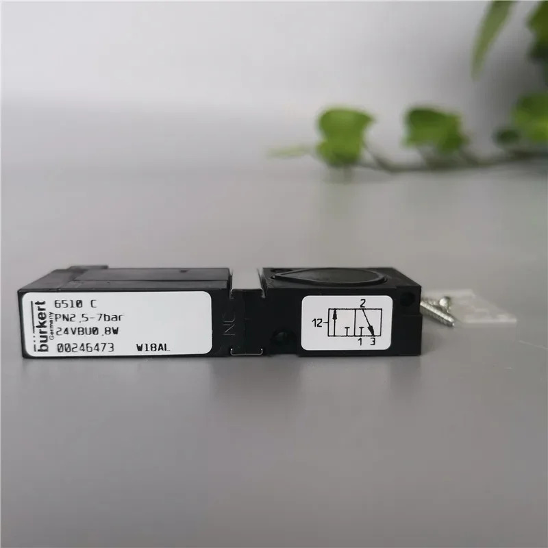 2025.4Burkert6510 C PN2.5-7bar 24VBU 0.8W 밸브 아일랜드 솔레노이드 00246473  납품