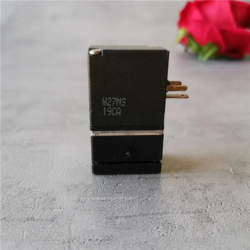 2025.4 부르크하르트 6126 A 0.8 EPOM PS F843 PN0-6bar 24VDC 00139155