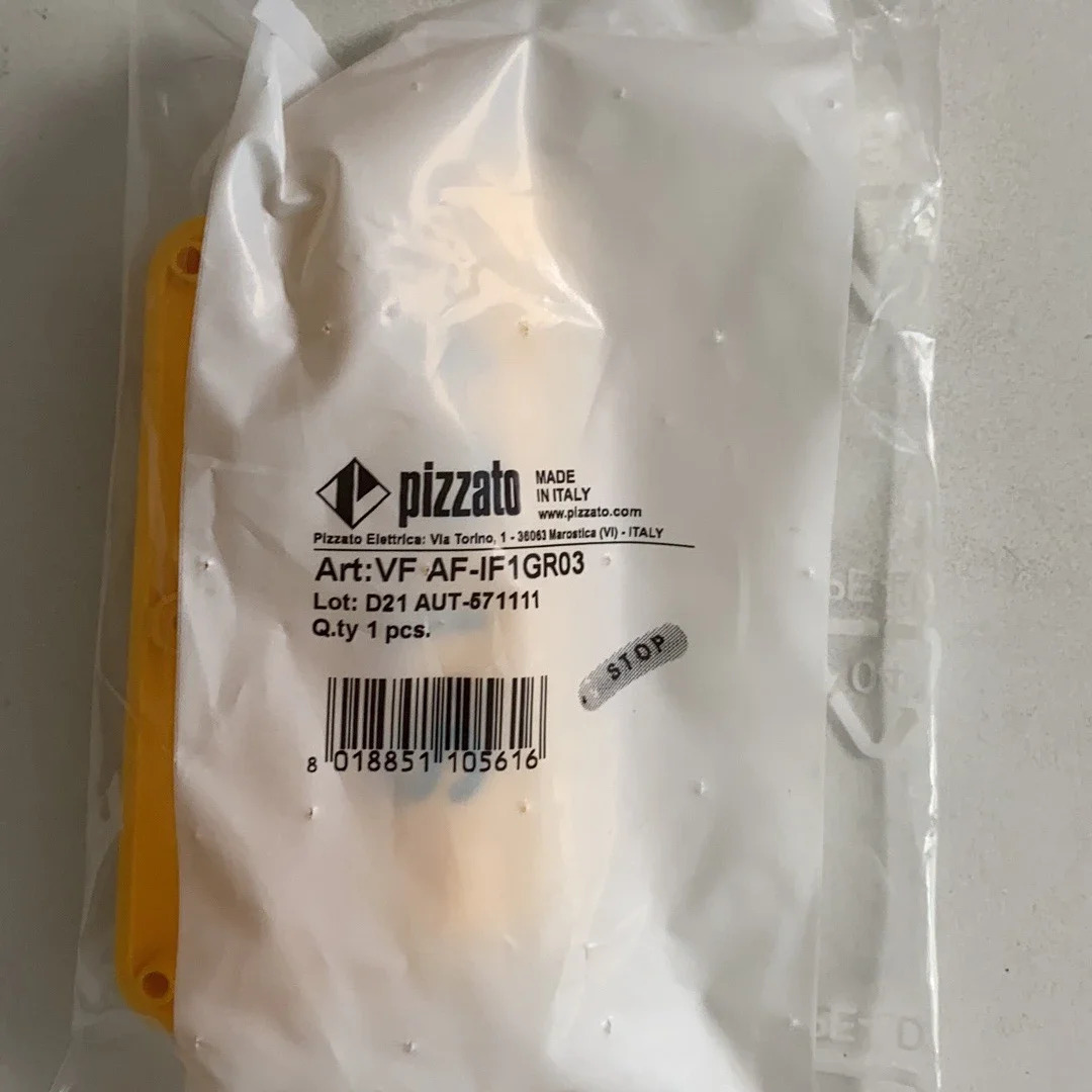 2PCS 오리지널 Pizzato VF AF-IF1GR03 비상 정지 로고 포장