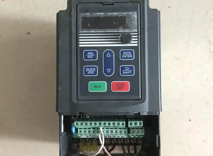 KE300-0R7G/1R5P-T4 리퍼 인버터