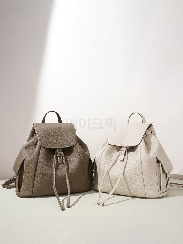 여성가죽백팩 경량 캐주얼 데일리 여행용 대학생 출퇴근용 넉넉수납 공간 클래식 디자인 - 상세 이미지 4