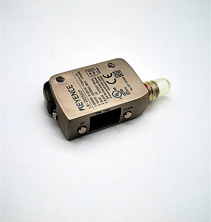 LR-ZB250CP 독립형 CMOS 레이저 센서 직사각형M8 커넥터 250mm 새 원본
