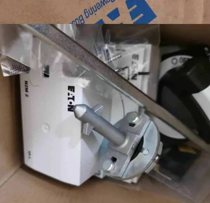 NZM2-XS-L MCCB 왼쪽 조작 핸들 부착 EATON 신
