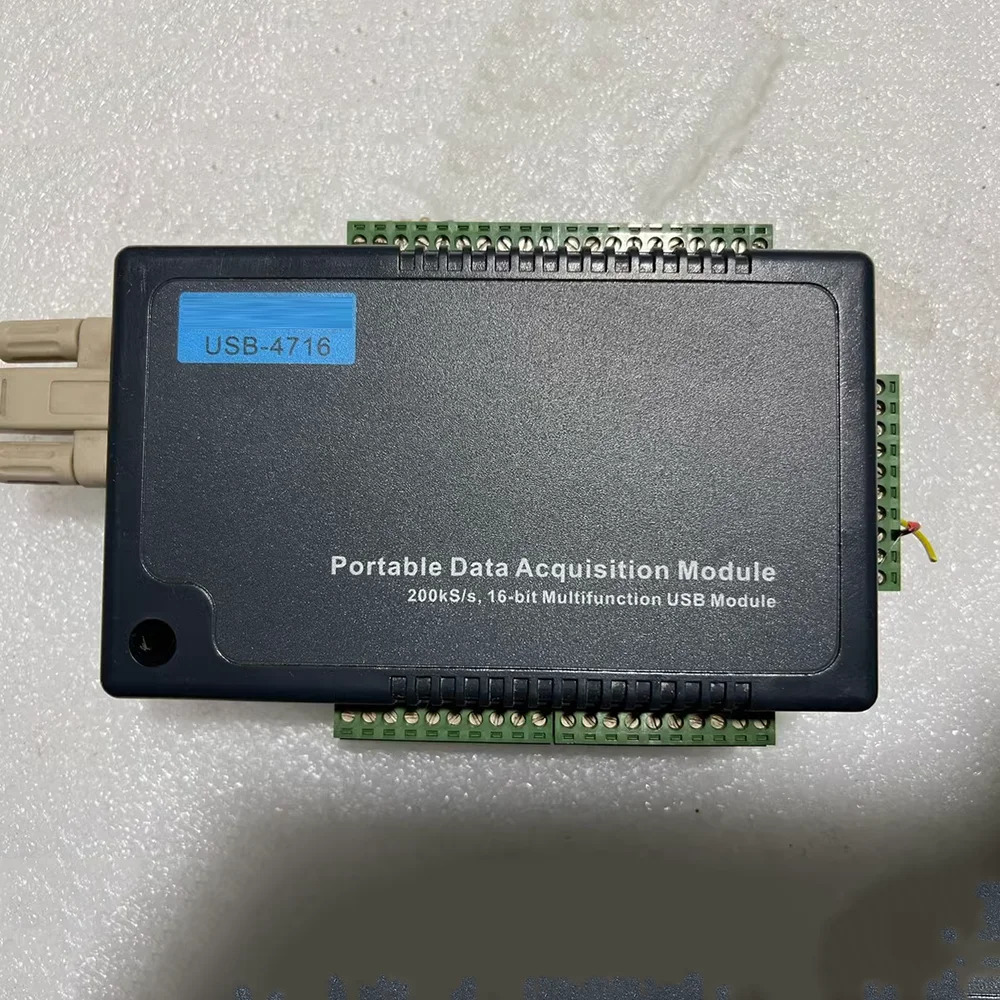 어드밴텍 USB-4716 200kS/s16비트 USB 모듈
