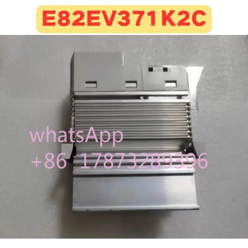 원본 E82EV371-2C E82EV371K2C E82EV371 2C 주파수 변환기