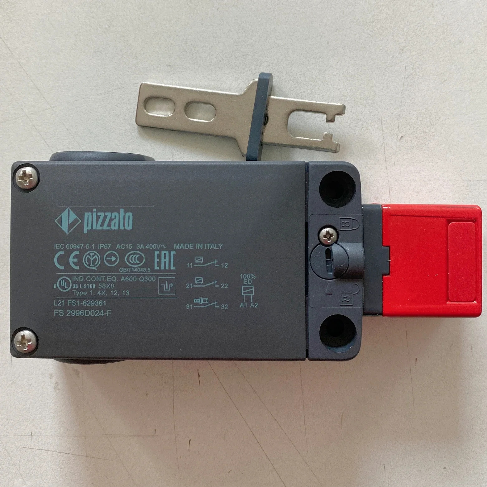오리지널 Pizzato 안전 전기 잠금 스위치 FS2996D024F