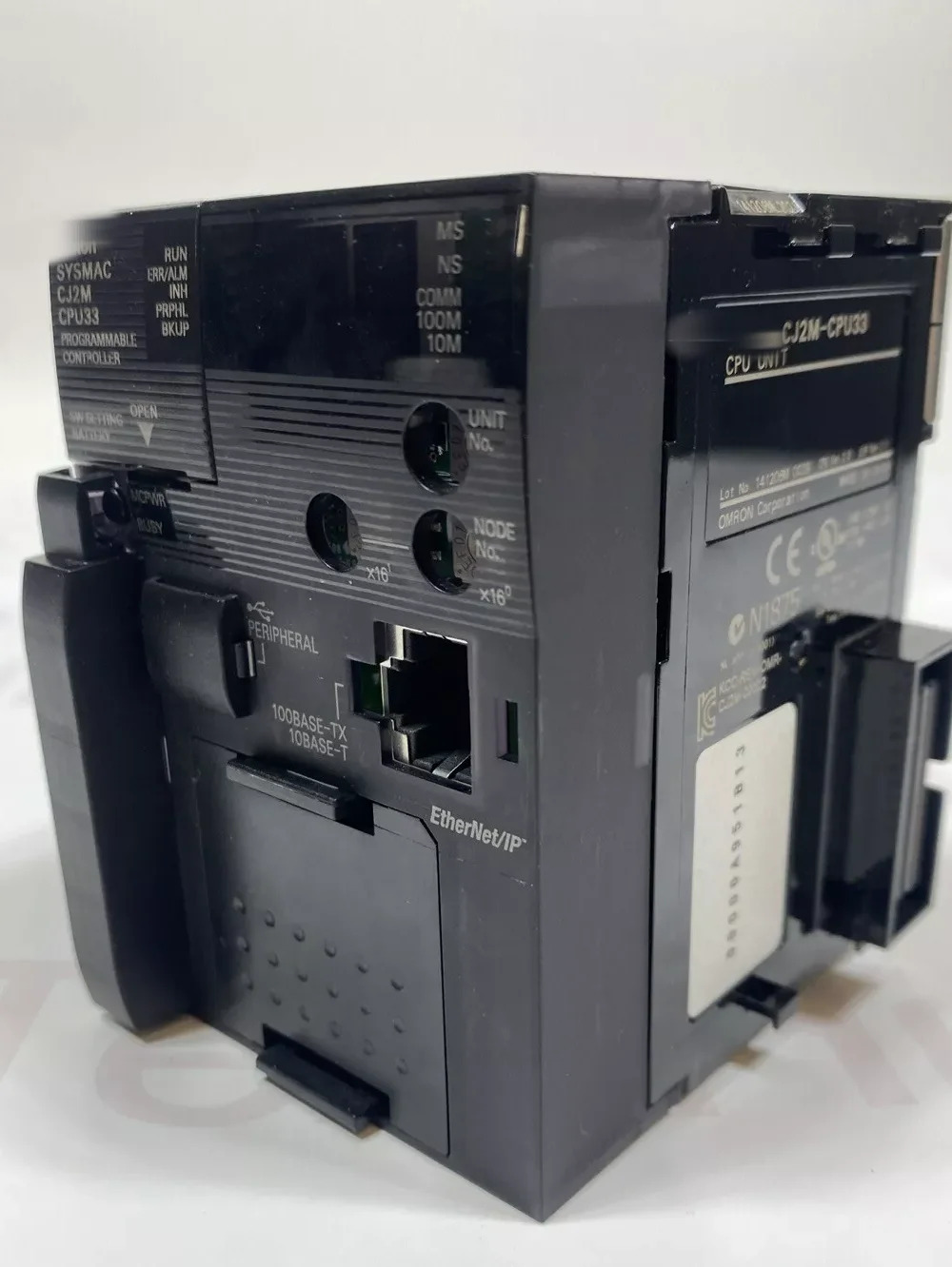 CJ2M-CPU33 모듈