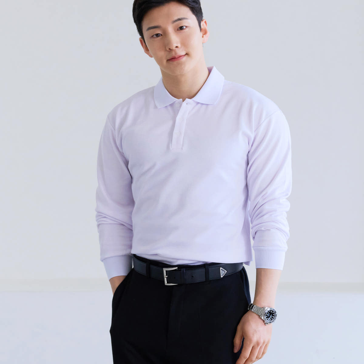 핵쿨남 어깨넓어보이는 남자 머슬핏 긴팔 카라 티셔츠