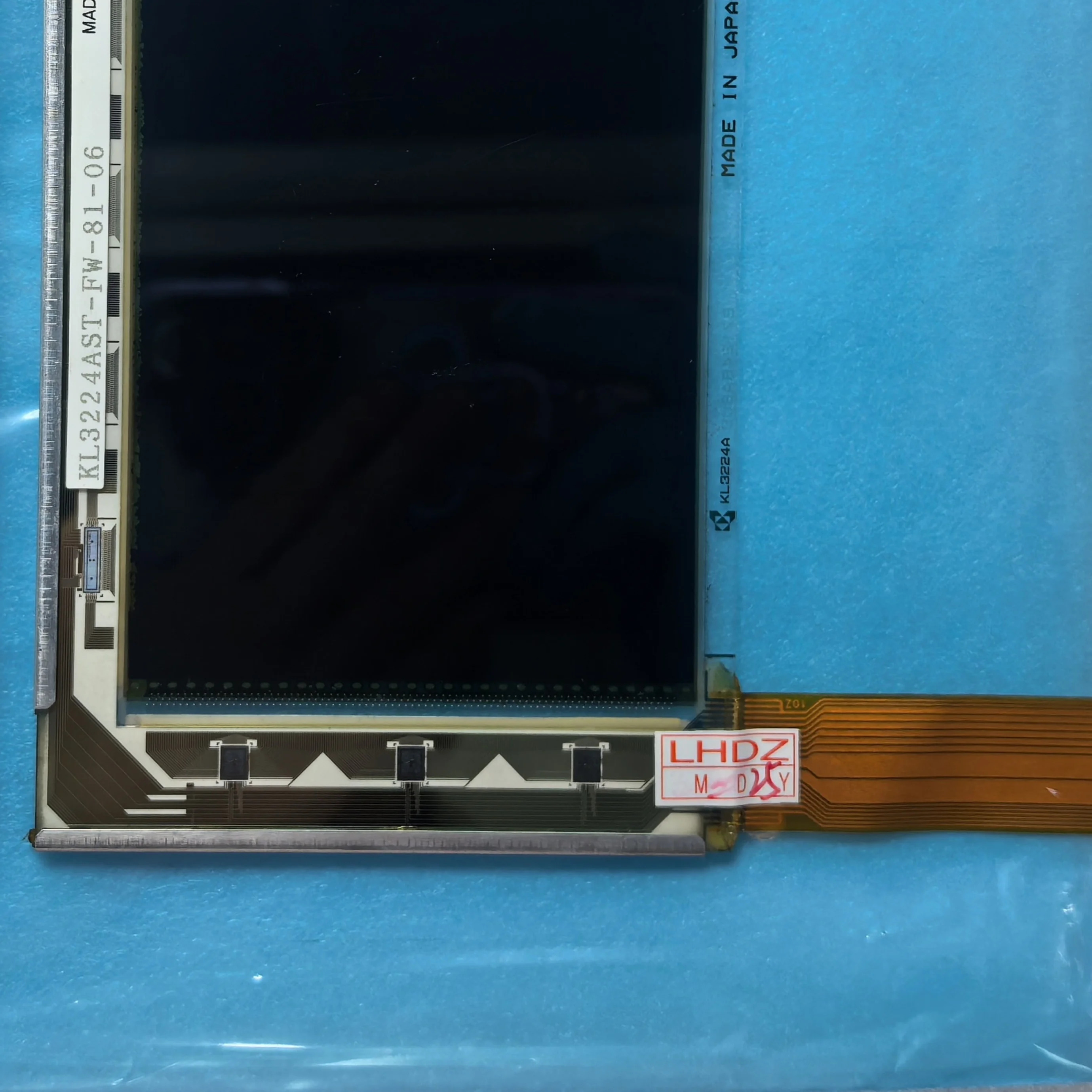 KL3224AST-FW-81-06 LCD 디스플레이 화면