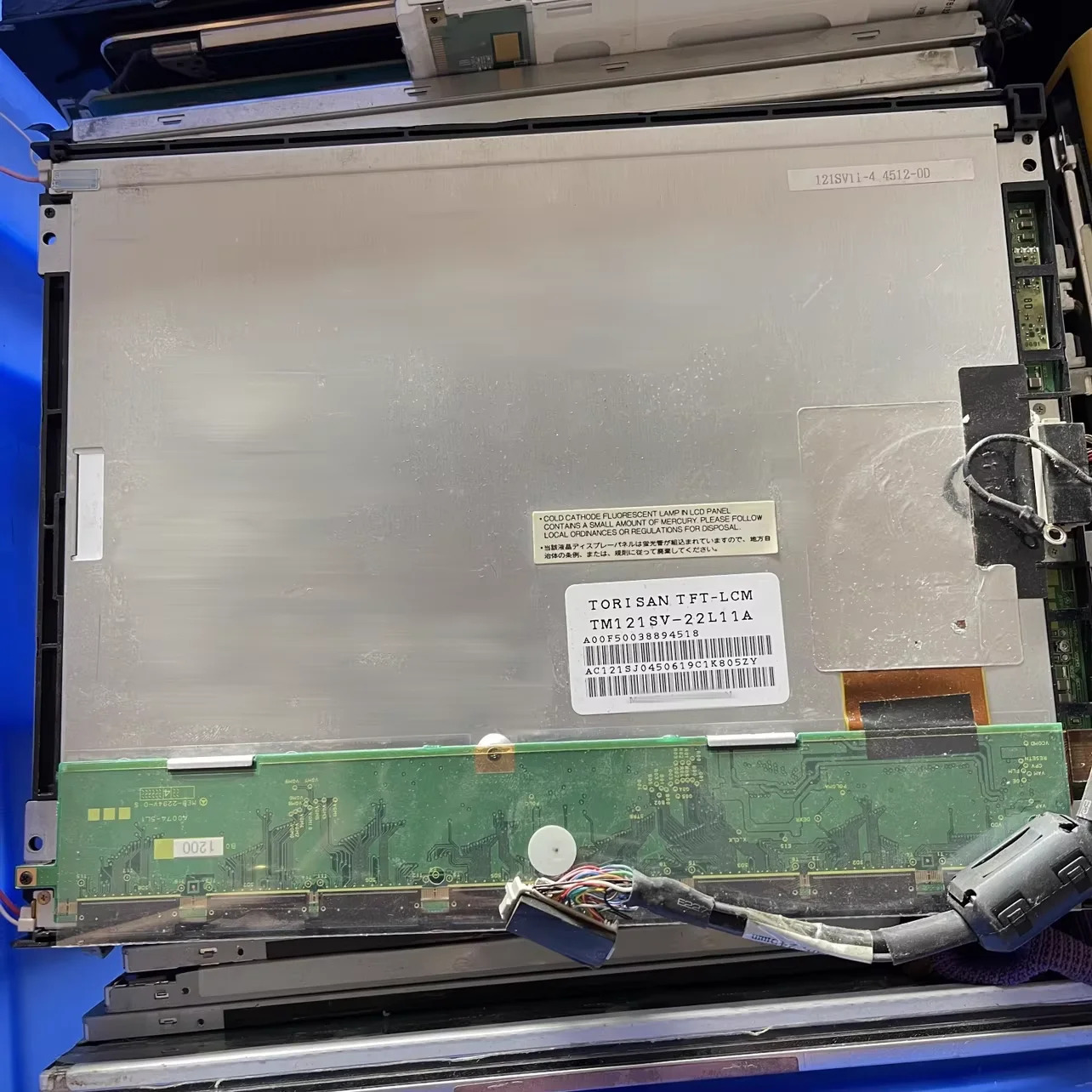 TM121SV-22L11A LCD 화면