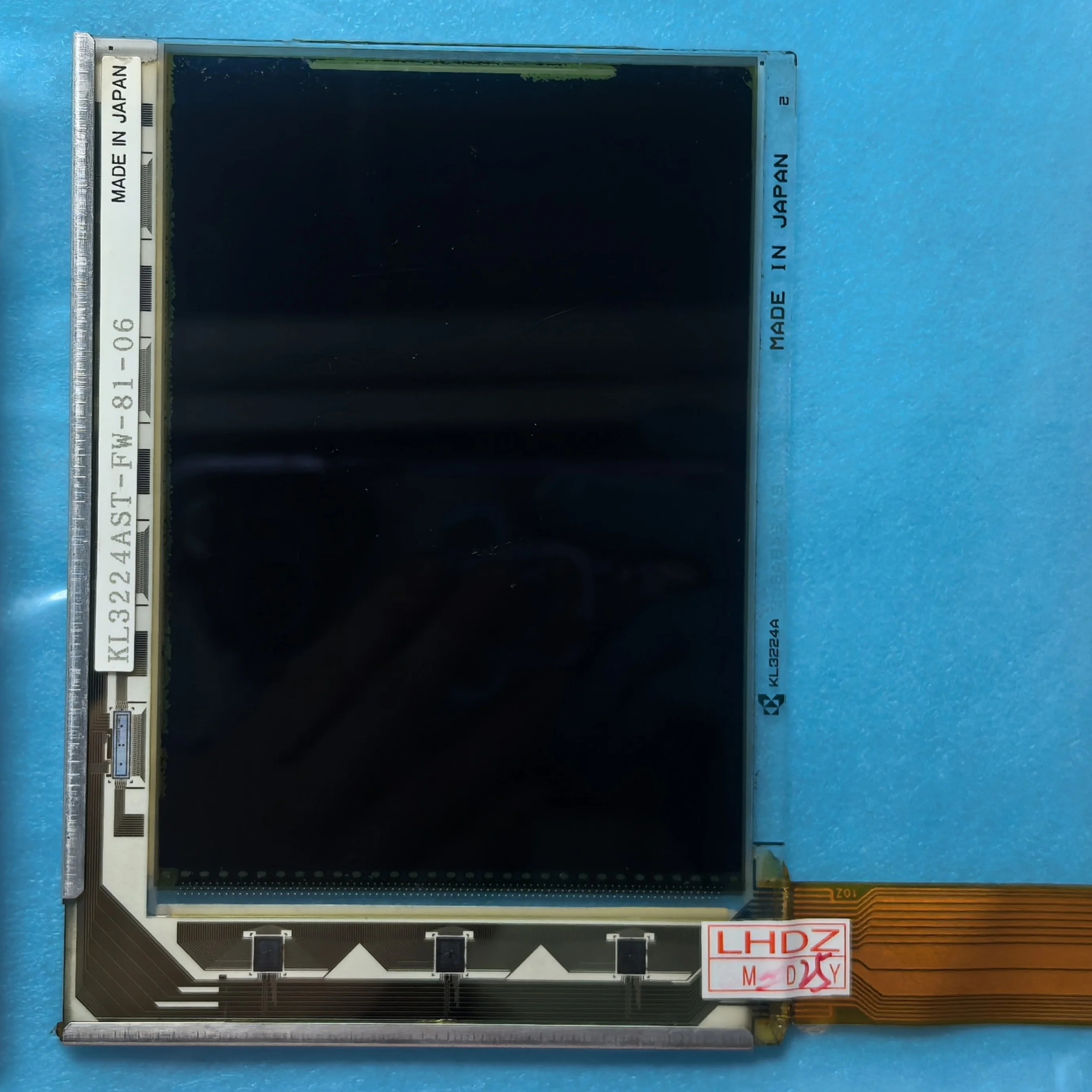 KL3224AST-FW-81-06 LCD 디스플레이 화면