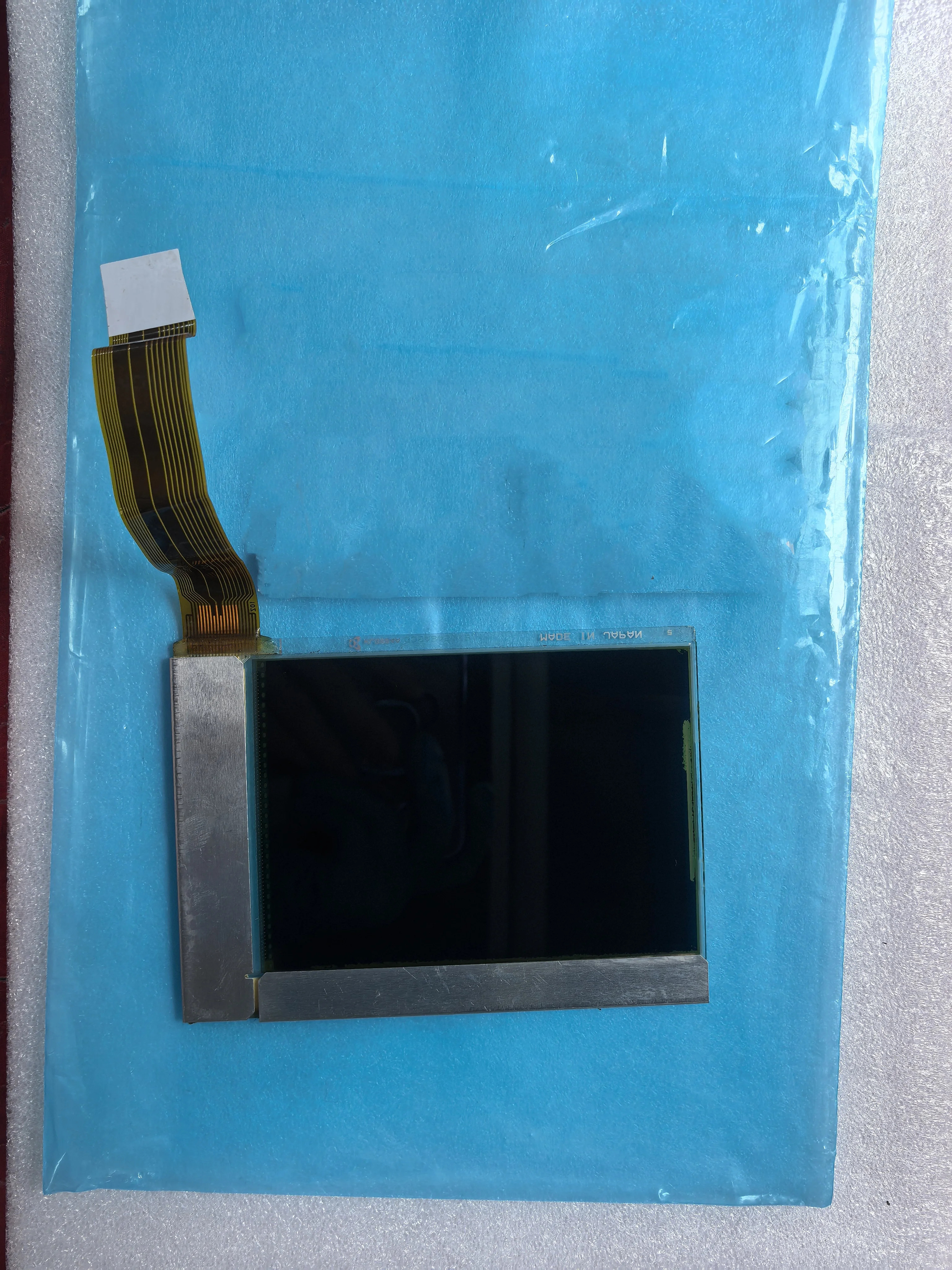 KL3224AST-FW-81-06 LCD 디스플레이 화면