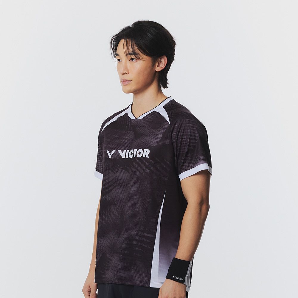 빅터 2026SS VT26AGW004M 스톰 페이트 블랙 블랙에디션 남성 경기티셔츠 - 상세 이미지 2