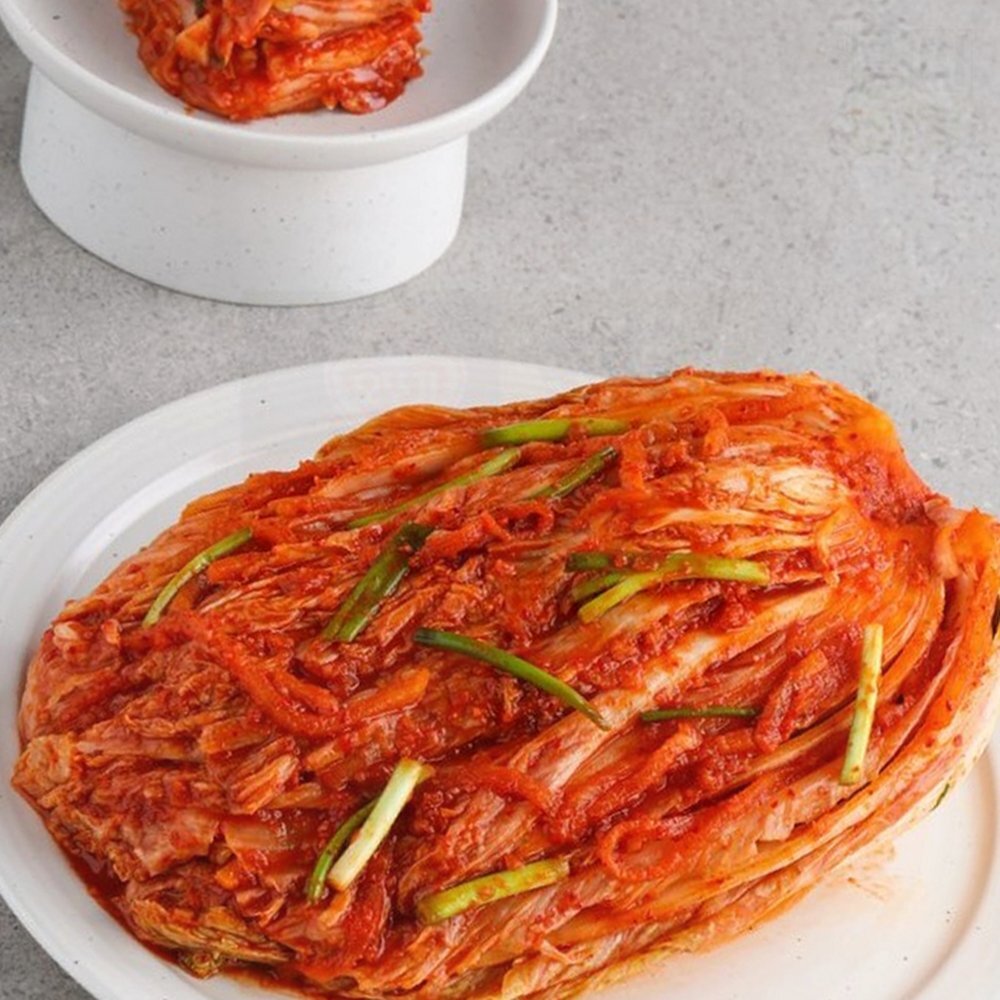 입맛 살리는 신선한 포기 김치 아삭한 배추 속 꽉 찬 전라도 수제 양념 김치 - 상품 이미지