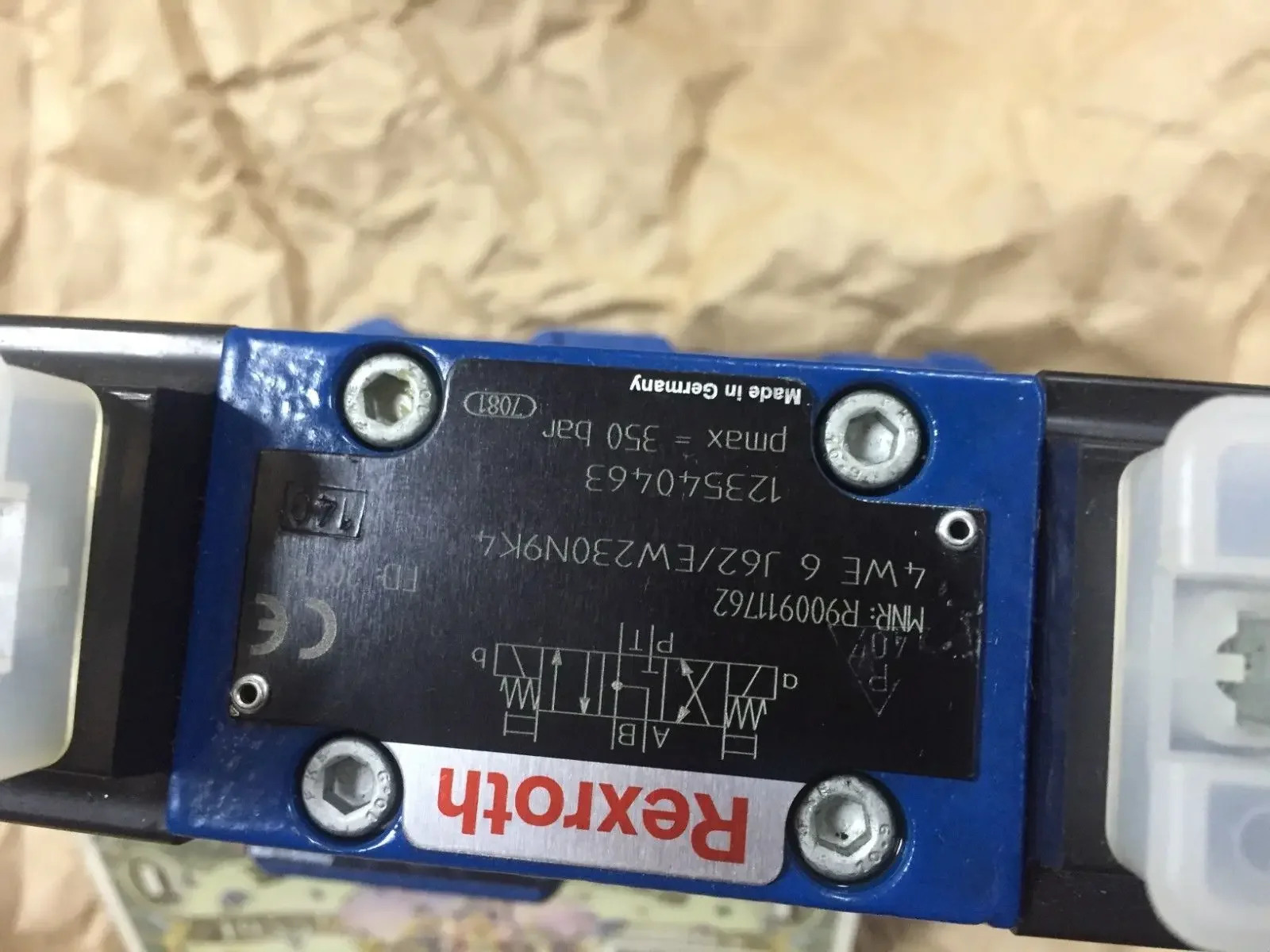 4WEH22H76/6EW230N9S2K4 렉스로스 밸브 R 900952469  4WEH 22 H7X/6EW230N9S2K4
