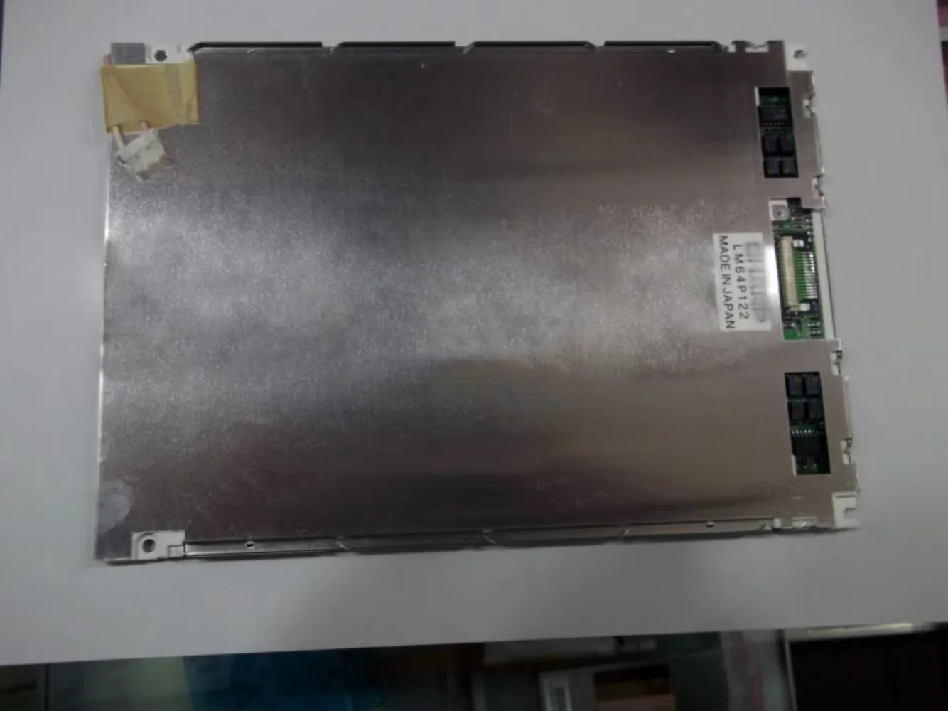 LM64P122 LCD 디스플레이 화면