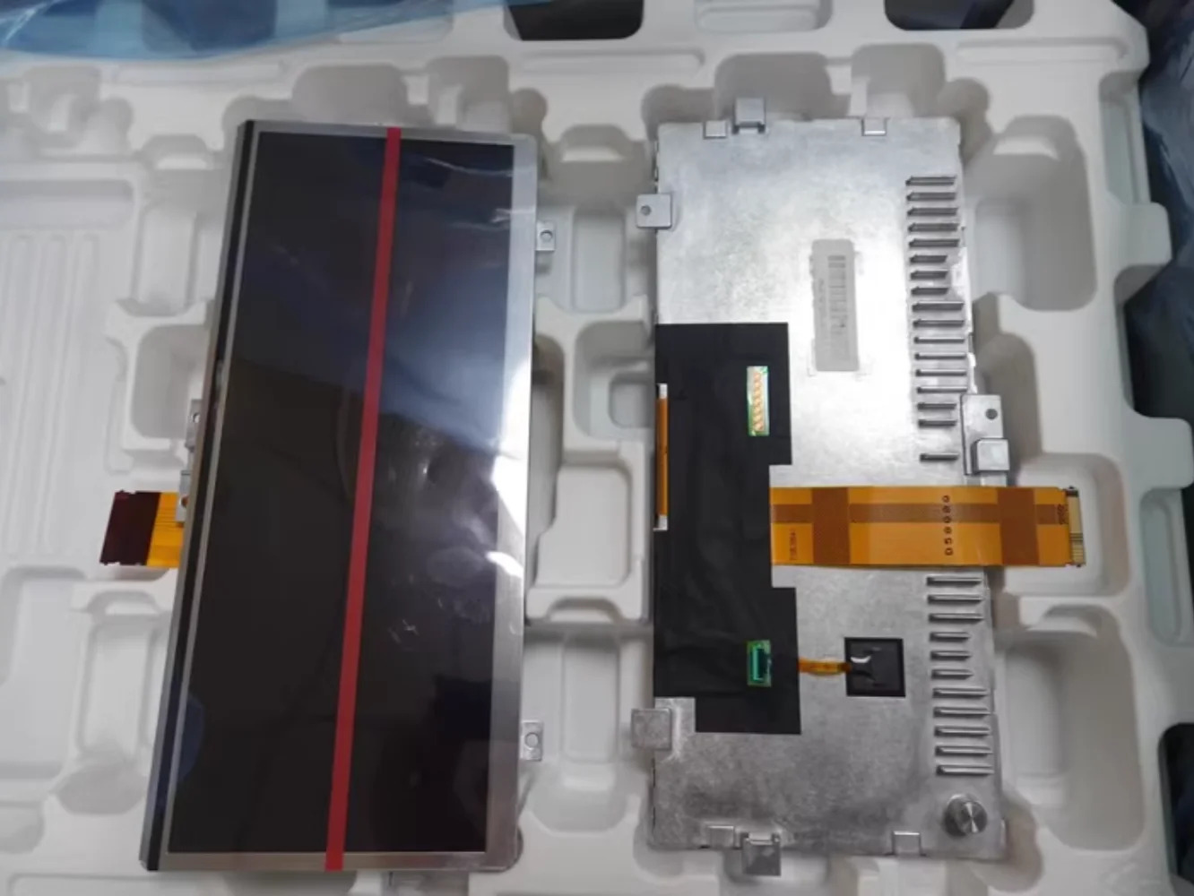 790 320 계측기 LCD 디스플레이 화면. 화면은 독창적이며