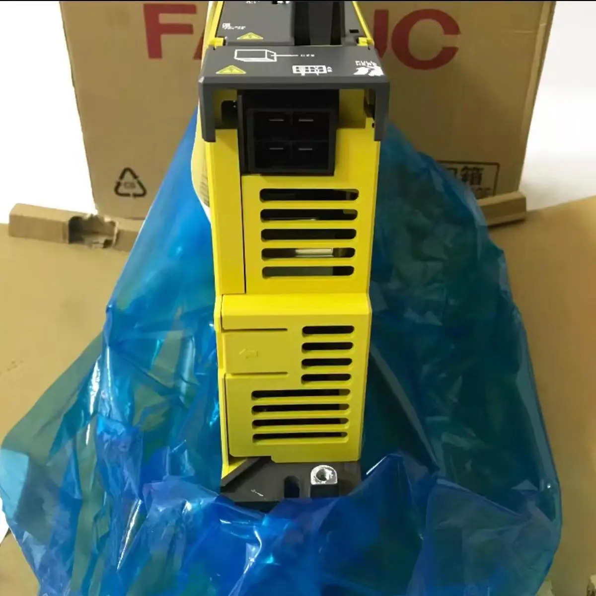 새 A06B-6111-H002 Fanuc 드라이브 12 개월