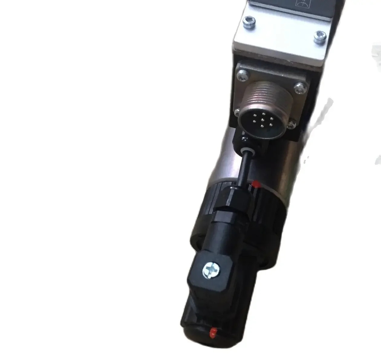 REXROTH 비례 방향 제어 밸브 4WREE6W32-22/G24K31/A1V  R 900911004 4WREE 6 W32-2X/G24K31/A1V