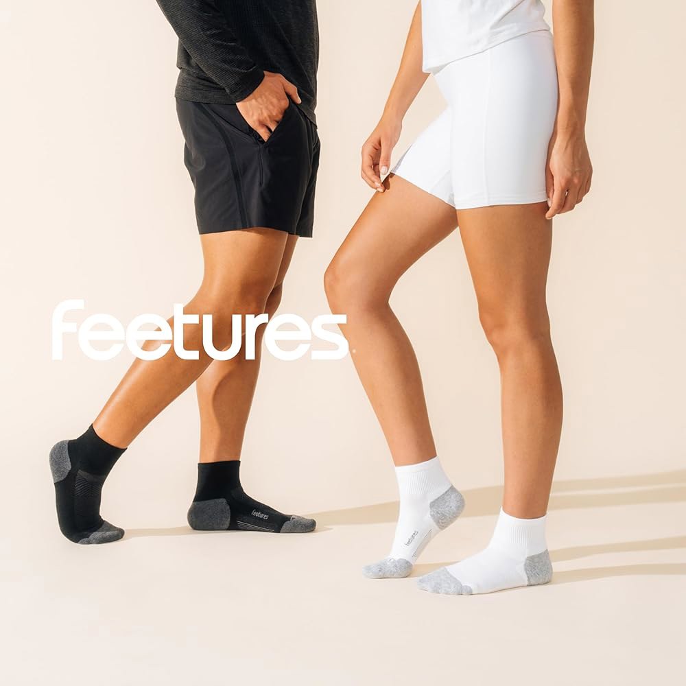 Feetures Elite Max 쿠션 쿼터 수분 흡수, - 화이트., 양말, 목표 미디엄 남성 운동용 및 압박, 양말 러닝 여성용 Gray Track (1 Pair) Small - 상세 이미지 2