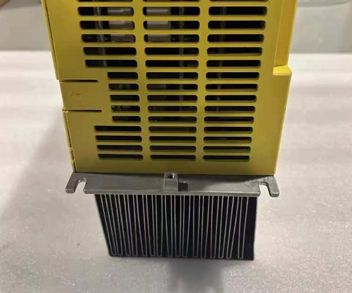 새 A06B-6154-H045 Fanuc 드라이브 12 개월