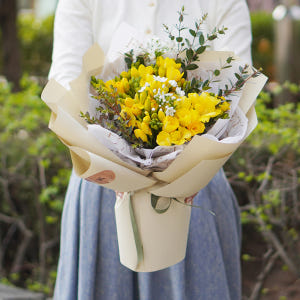 졸업식 꽃다발 축하 생일 기념일 생화 꽃선물 생화꽃다발 드라이플라워 솔직 후기 | 실사용자 리뷰 분석 - 상품 이미지 1
