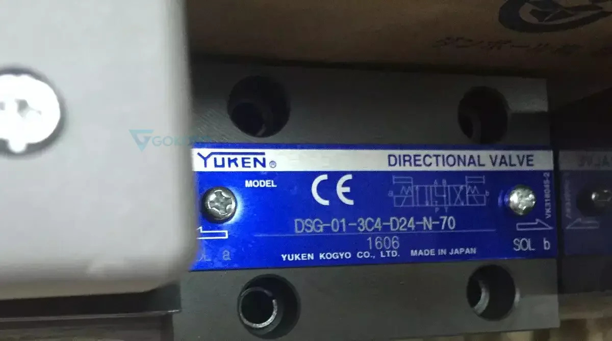 유켄 밸브 DSG-01-3C4-D24-N-70