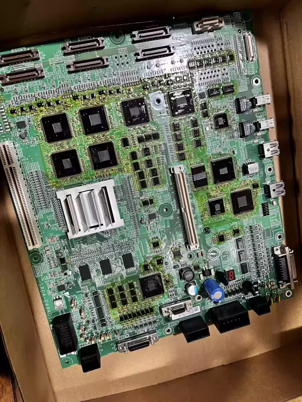 DX100 축 기판은 거새 과 같습니다.