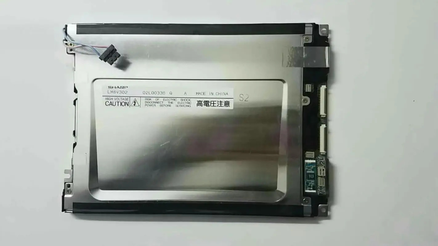 7.7인치 산업LCD 디스플레이LM8V302 640x480