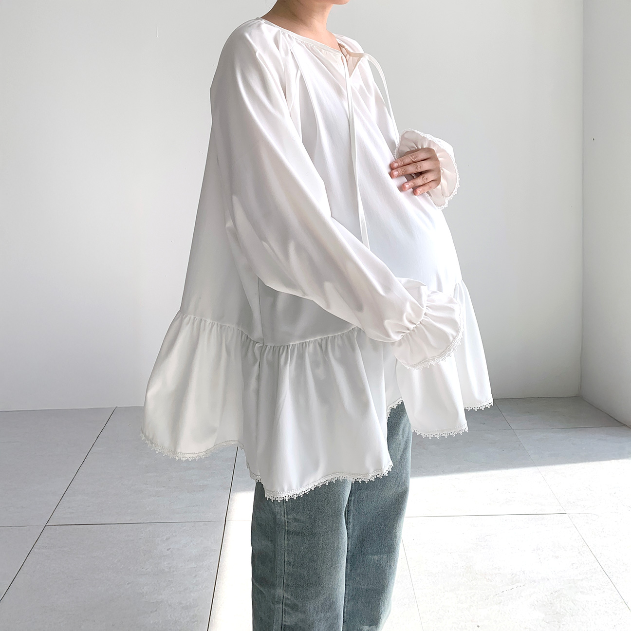 레이스블라우스 화이트블라우스 임산부 프릴블라우스 - 상품 이미지