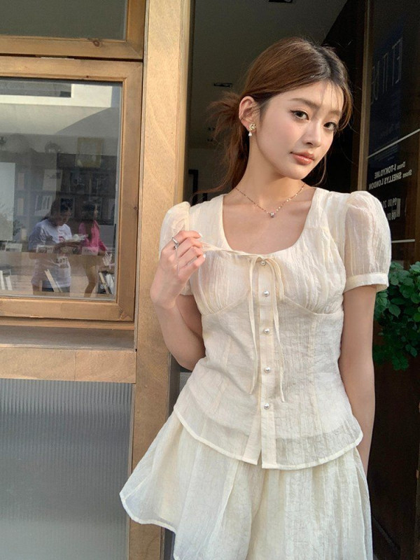 봄 여름 여성 스퀘어넥 퍼프 반팔 블라우스 허리밴딩 플레어 숏츠 투피스 세트 아이보리 - 상세 이미지 5