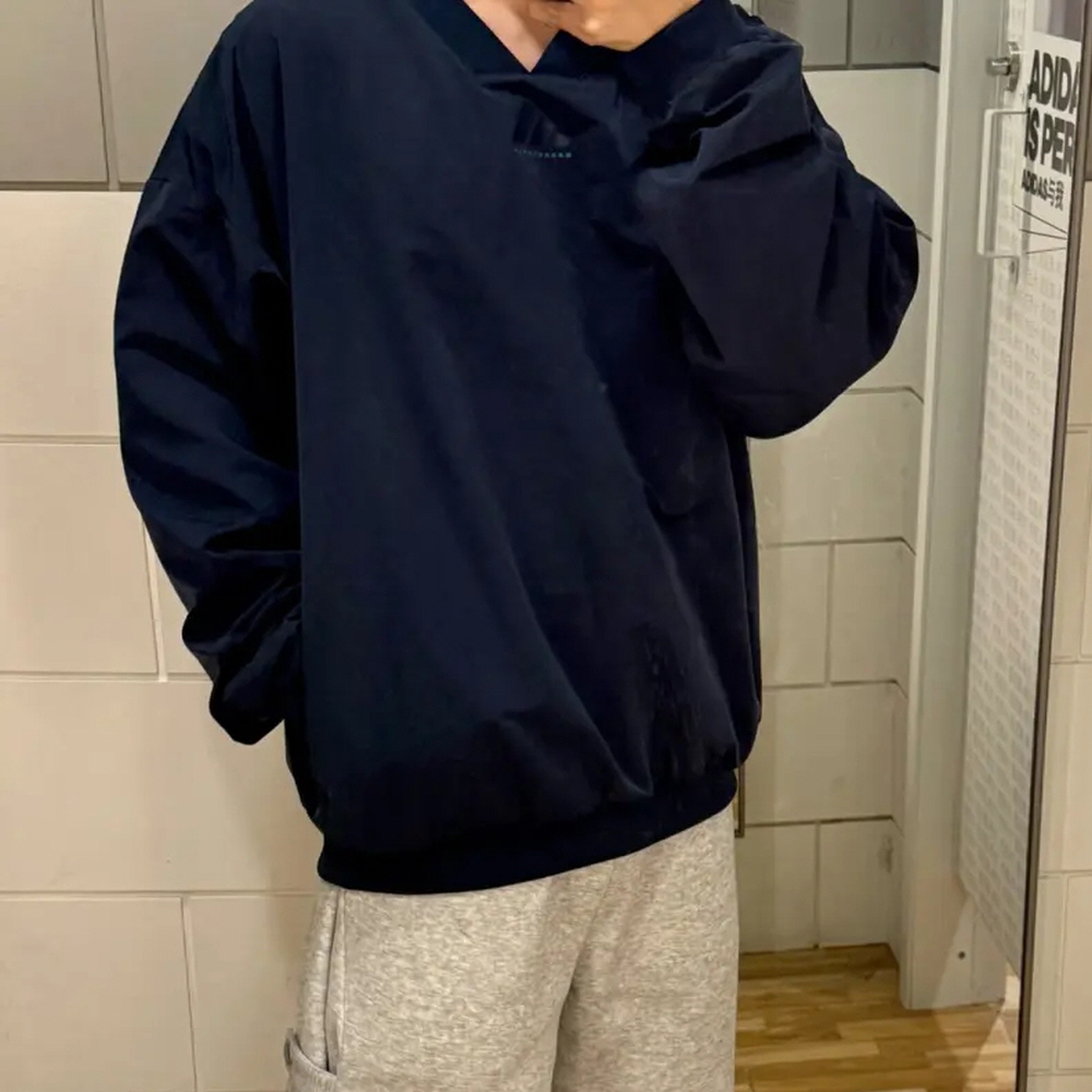 아디다스 바스켓볼 우븐 크루넥 맨투맨 블루 IW5628 이미지 8