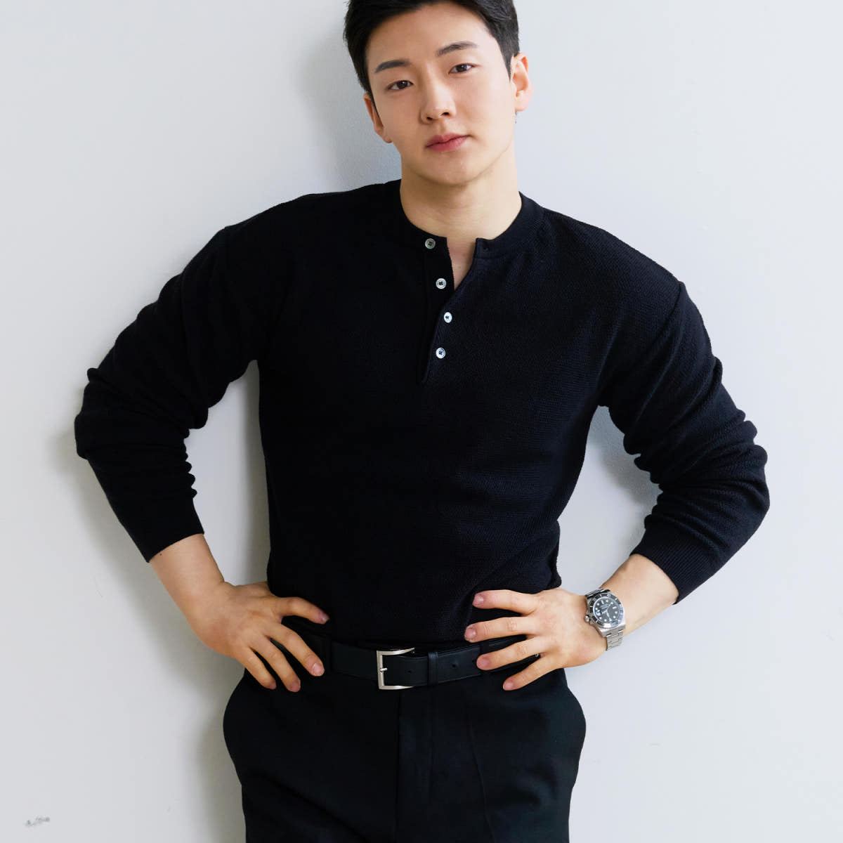 핵쿨남 남자 머슬핏 니트 긴팔 헨리넥