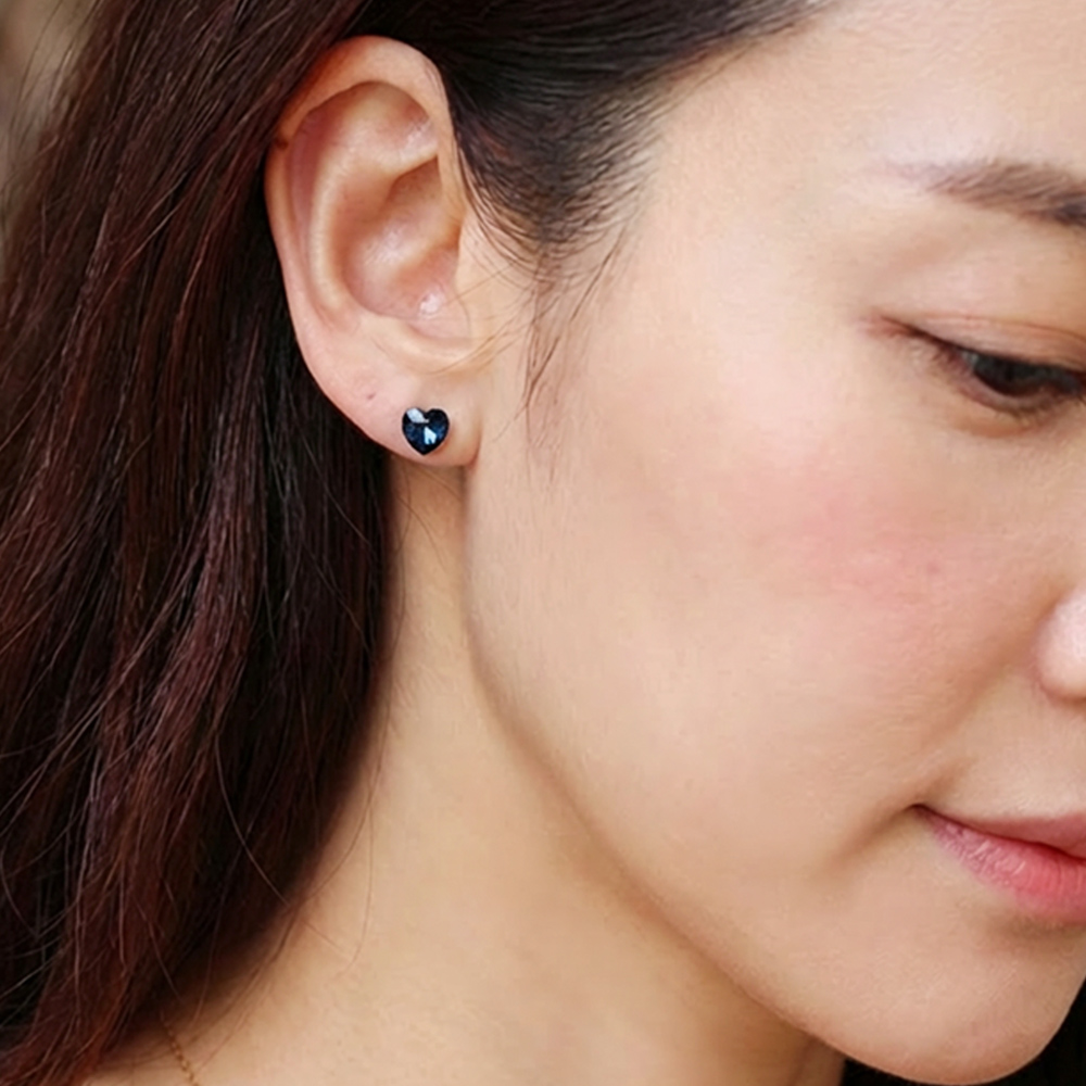 오스트리아 크리스탈 스왈 플랫 미니 하트 귀걸이 6mm 레드 오로라 이미지 8