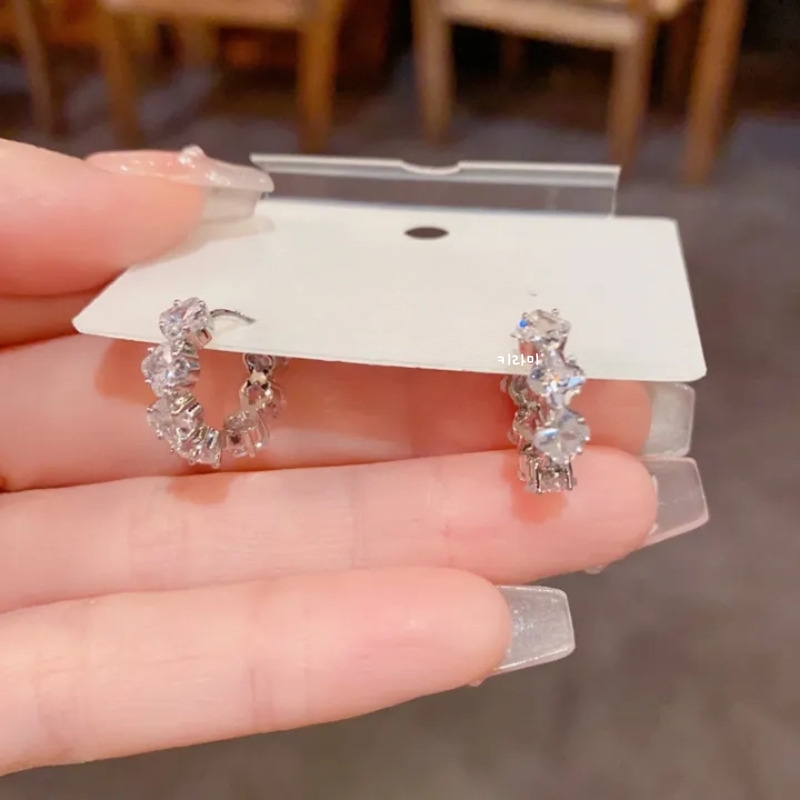 S925 글램 하프컬러 미니 꽃 큐빅 링귀걸이 - 상세 이미지 2