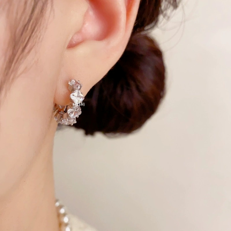 S925 글램 하프컬러 미니 꽃 큐빅 링귀걸이 - 상세 이미지 4