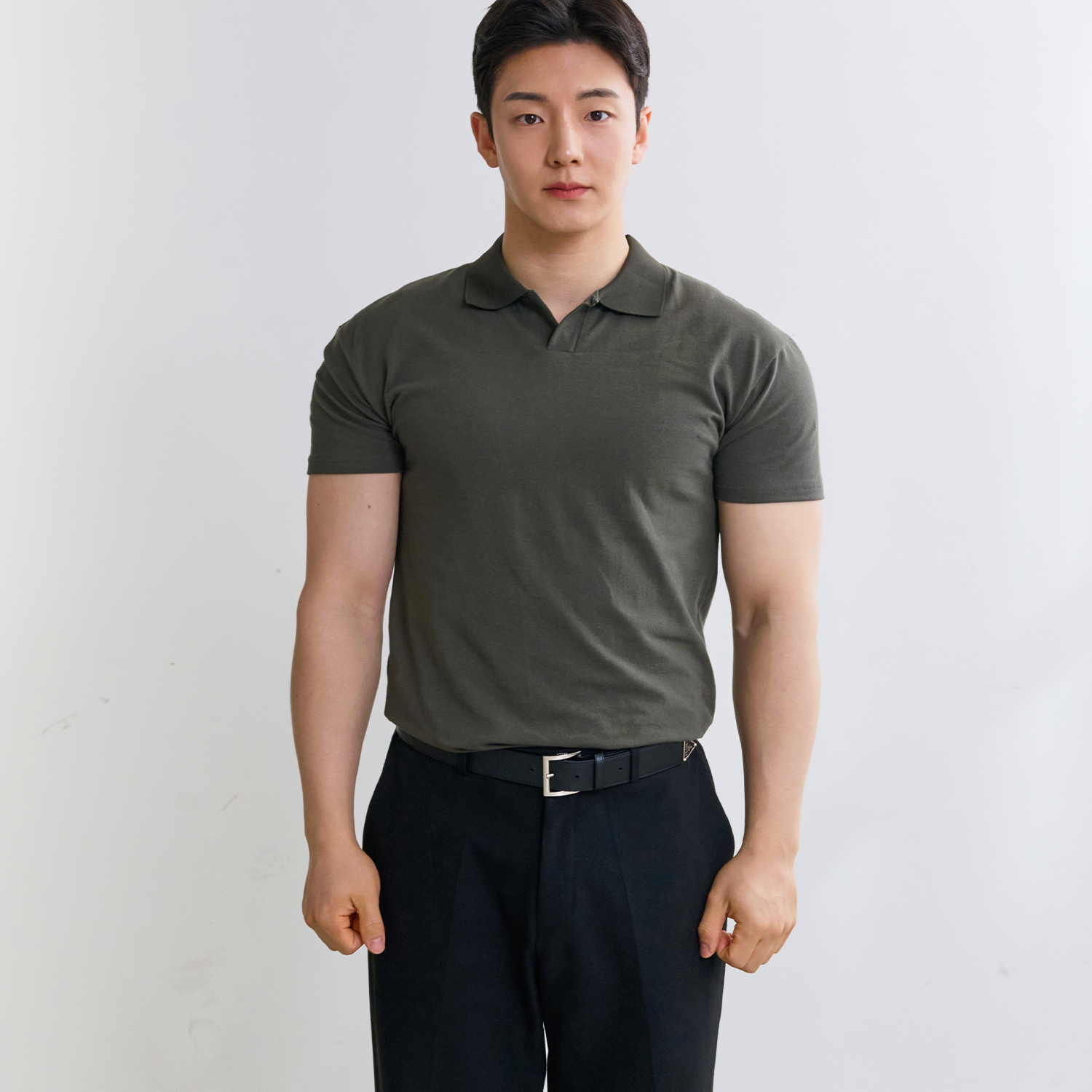 어깨넓어보이는 남자 머슬핏 반팔 오픈 카라 티셔츠 이미지 8