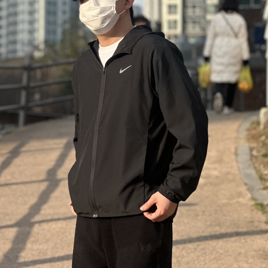 나이키 러닝 바람막이 자켓 후드 드라이핏 우븐 사진 3