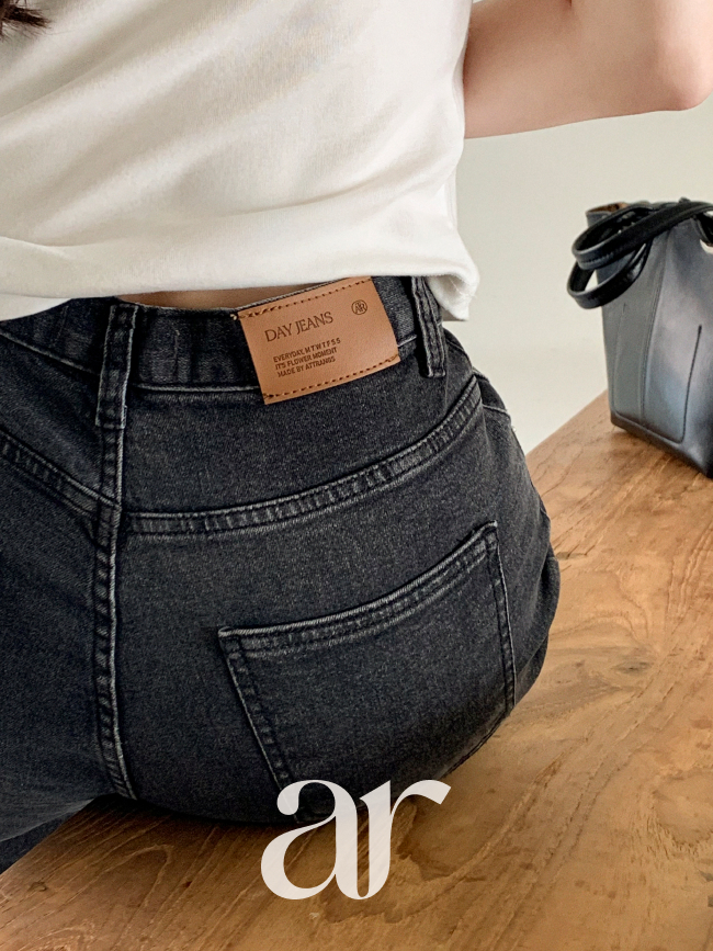 [자체제작] Day Jeans No.77 흑청 스판 워싱 부츠컷 데님 팬츠 ps5583 - 상세 이미지 5