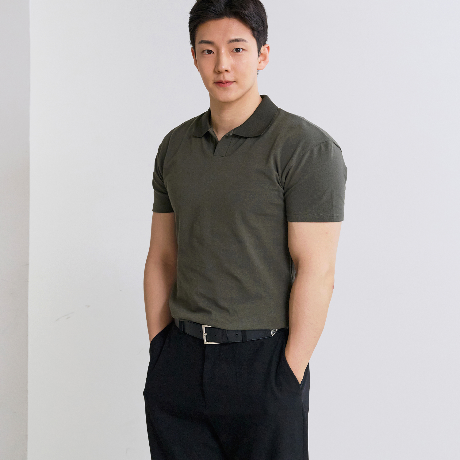 어깨넓어보이는 남자 머슬핏 반팔 오픈 카라 티셔츠 이미지 7